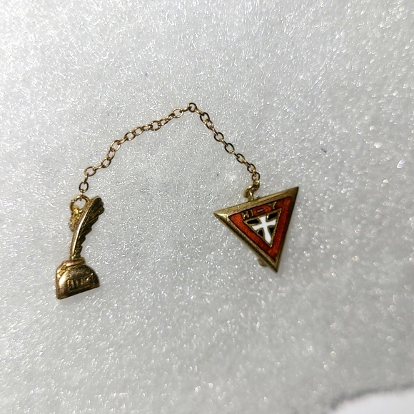 Vintage YMCA HI-Y Boy's Club Lapel Pledge Pin with Cross, Inkwell & Feather Pen - Picture 2 of 9